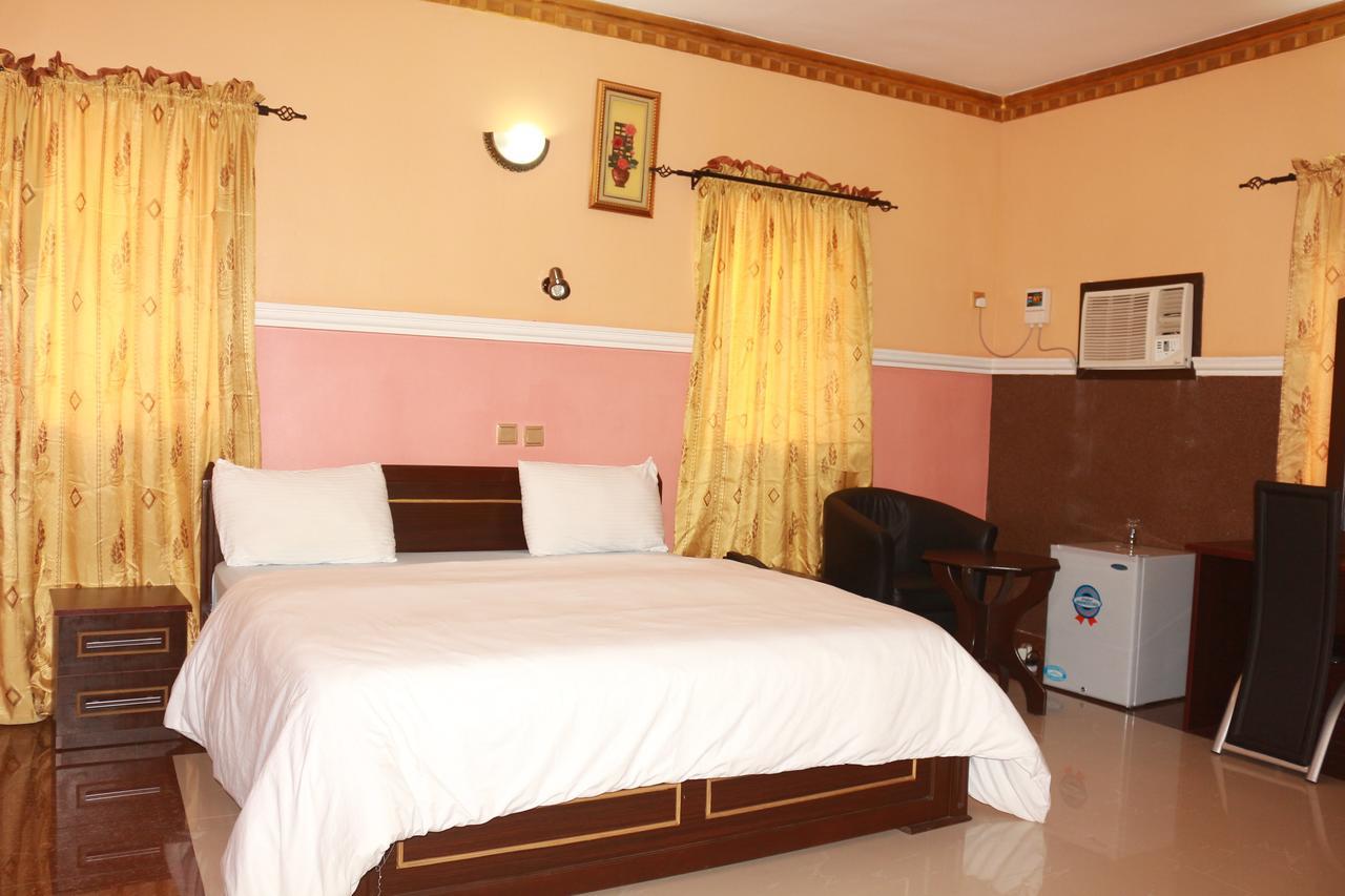 Cute Villa Hotel And Suites Uyo Dış mekan fotoğraf