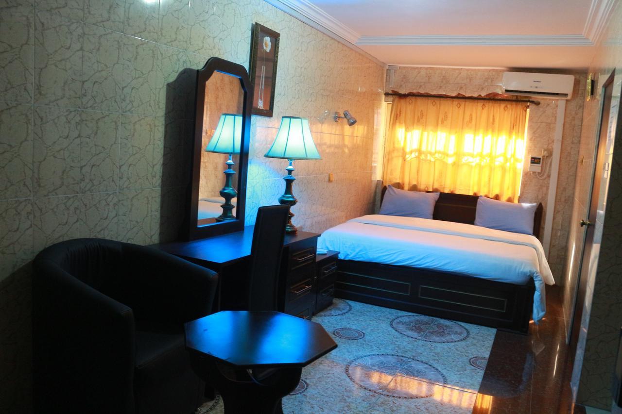 Cute Villa Hotel And Suites Uyo Dış mekan fotoğraf