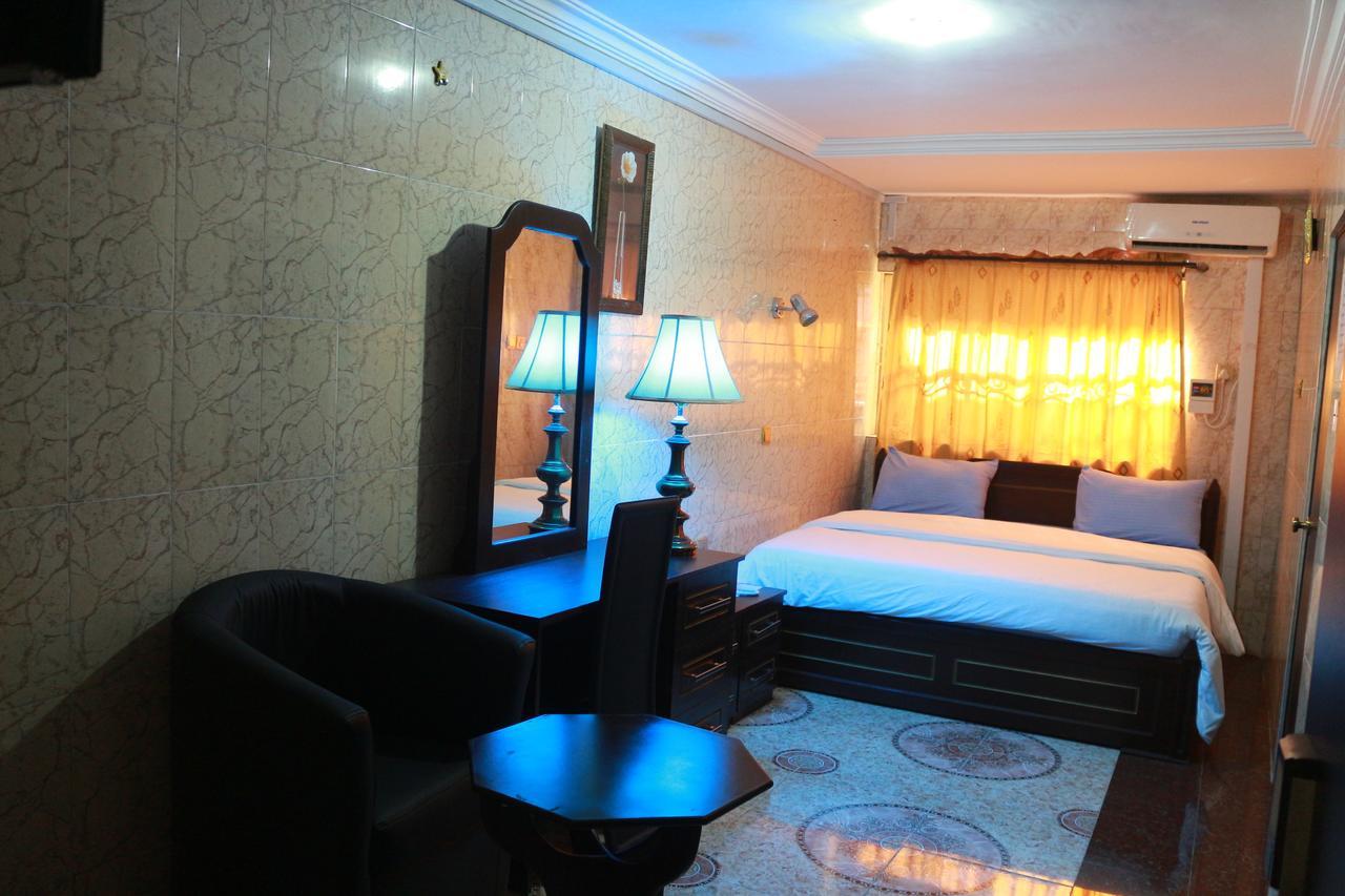 Cute Villa Hotel And Suites Uyo Dış mekan fotoğraf